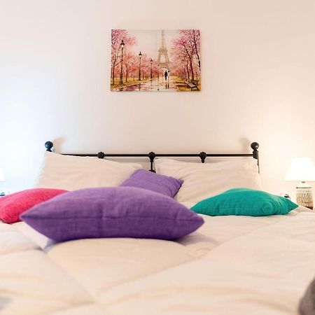 Maria'S Apartment Δίπλα Στο Νοσοκομείο Παίδων Και Στο Λαϊκό Athena Bagian luar foto