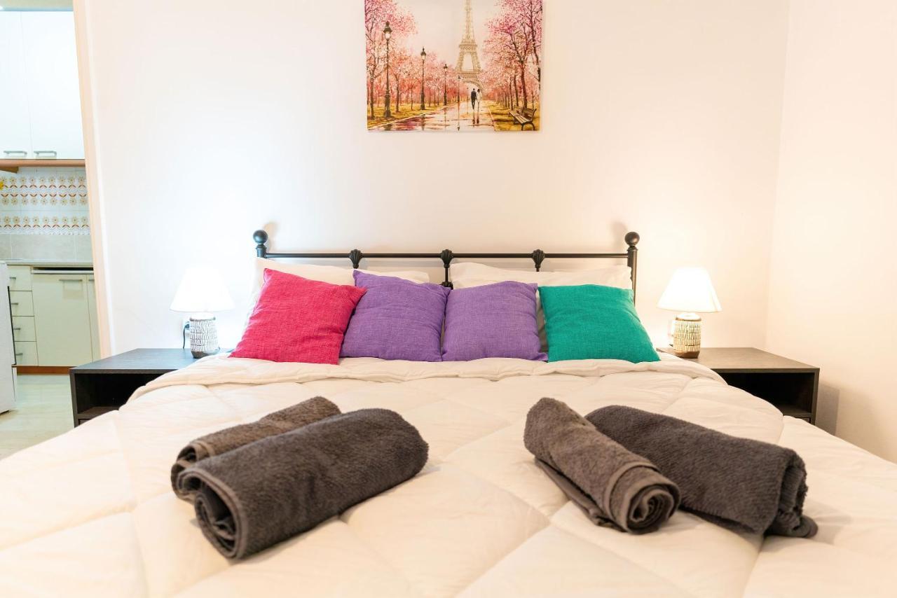 Maria'S Apartment Δίπλα Στο Νοσοκομείο Παίδων Και Στο Λαϊκό Athena Bagian luar foto