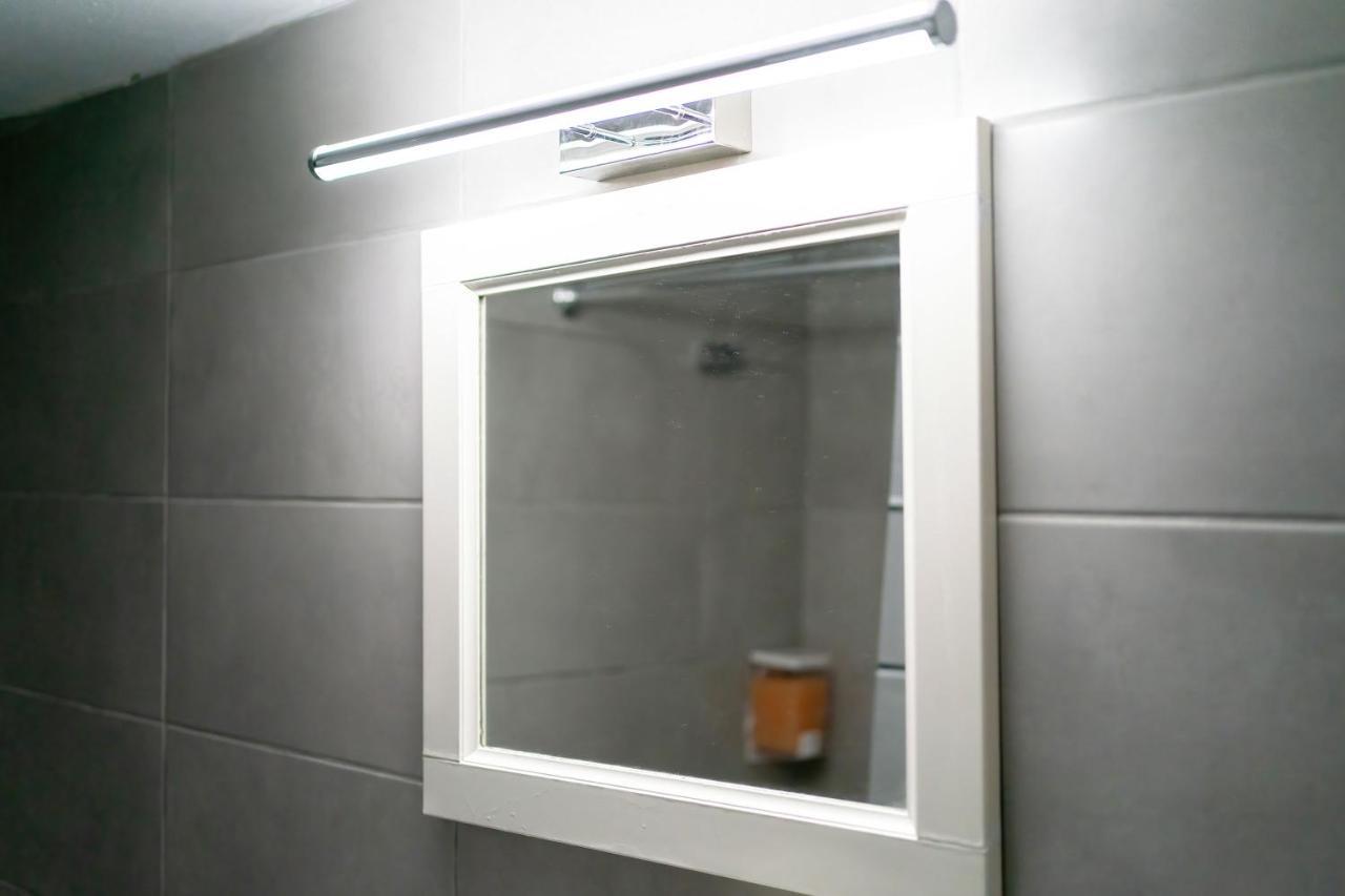 Maria'S Apartment Δίπλα Στο Νοσοκομείο Παίδων Και Στο Λαϊκό Athena Bagian luar foto