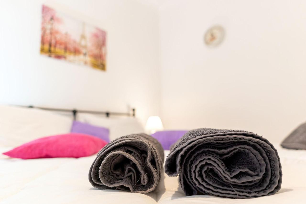 Maria'S Apartment Δίπλα Στο Νοσοκομείο Παίδων Και Στο Λαϊκό Athena Bagian luar foto