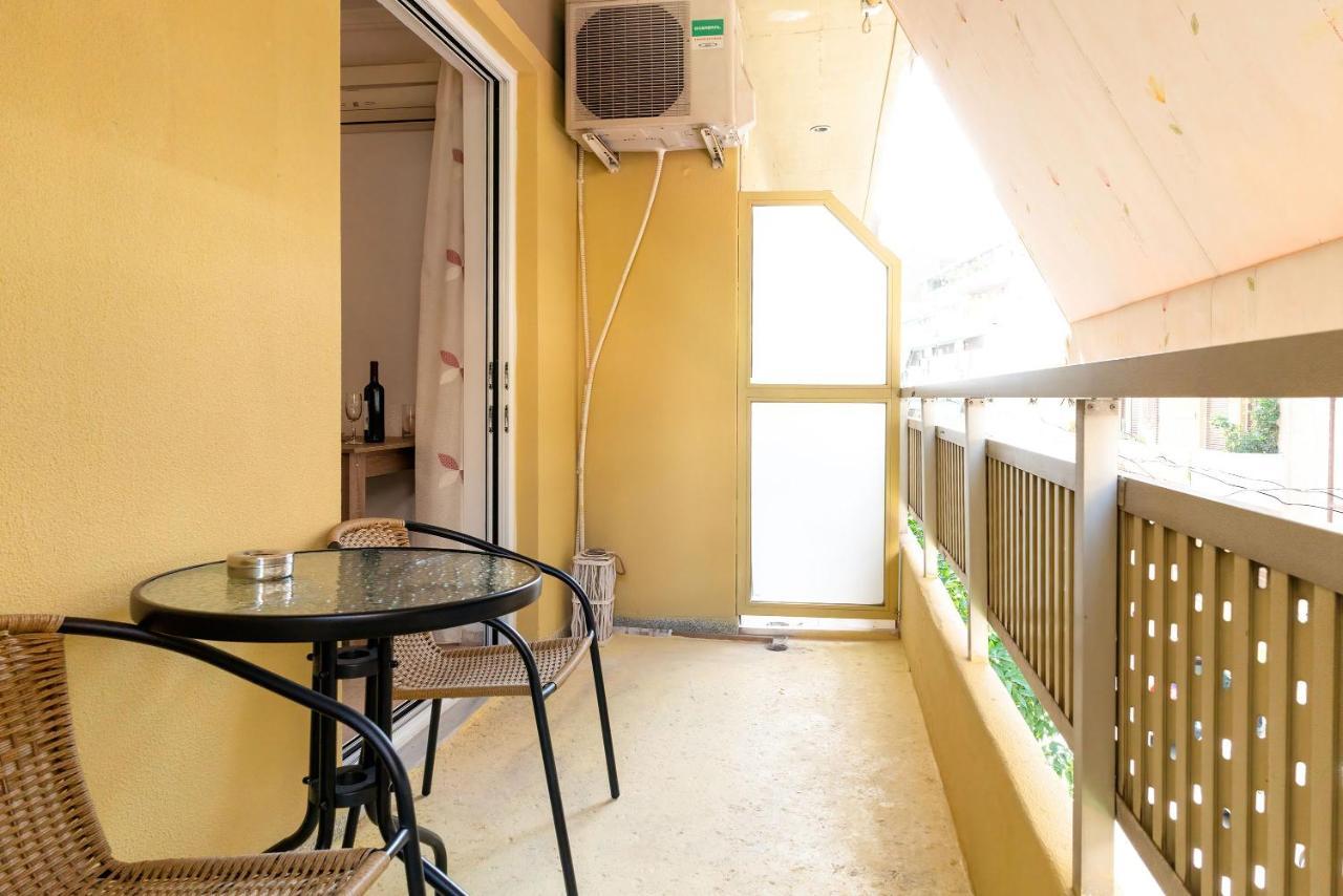 Maria'S Apartment Δίπλα Στο Νοσοκομείο Παίδων Και Στο Λαϊκό Athena Bagian luar foto