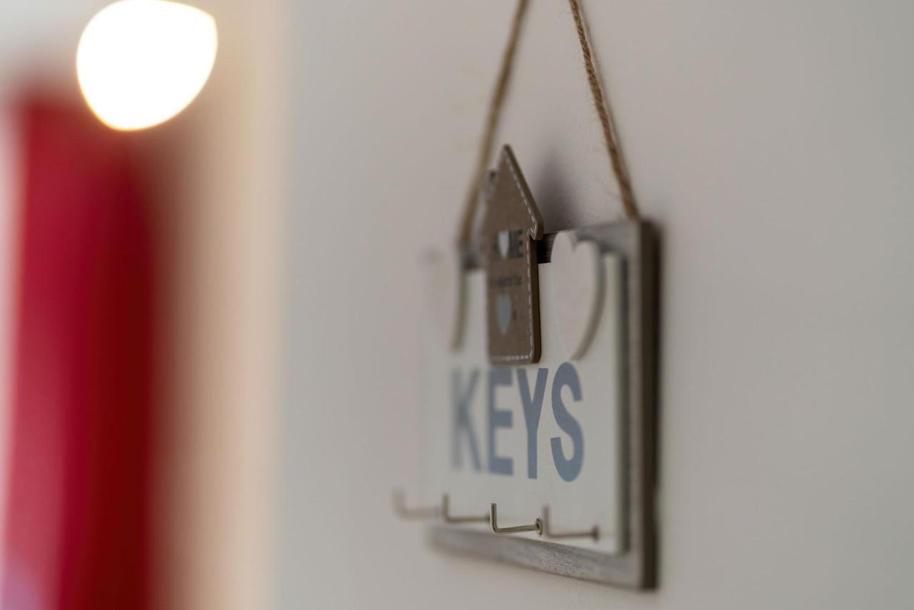 Maria'S Apartment Δίπλα Στο Νοσοκομείο Παίδων Και Στο Λαϊκό Athena Bagian luar foto